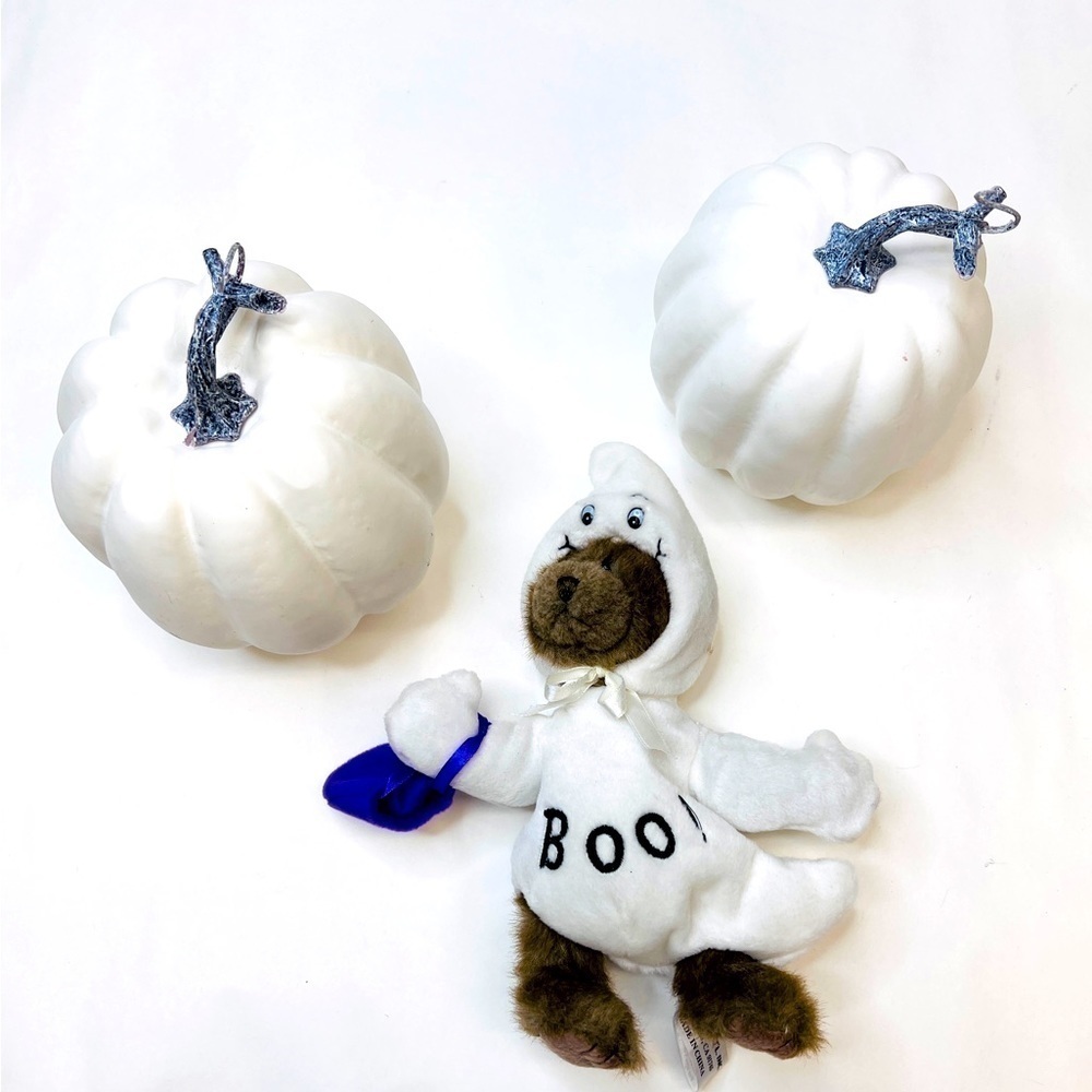 TABLEAU Halloween Ghost  Bear & 2 White Pumpkins - Picture 7 of 11